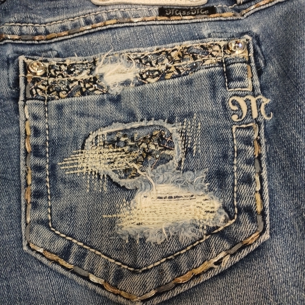 Miss Me Signature Women's Blue Crop Distressed Rhinestones Jeans Size 29 - Picture 9 of 13